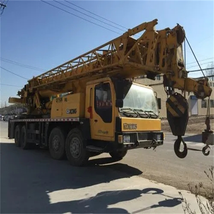 长岛县吊车吊挖机吊哪里比较安全